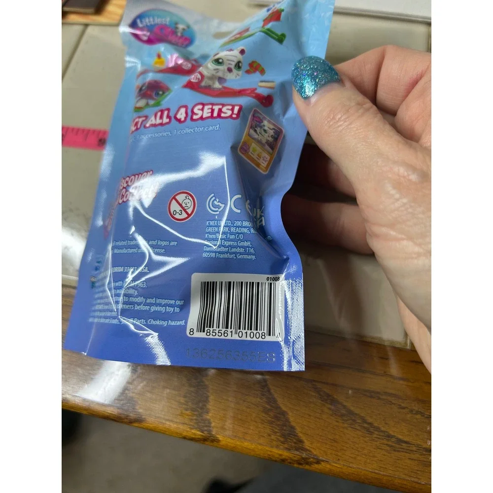 Littlest Pet Shop Sleigh All Day Mystery‎ Box Christmas Holiday Edition 1 Set